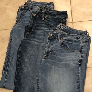 *THREE* pairs of American Eagle Skinny Kick jeans